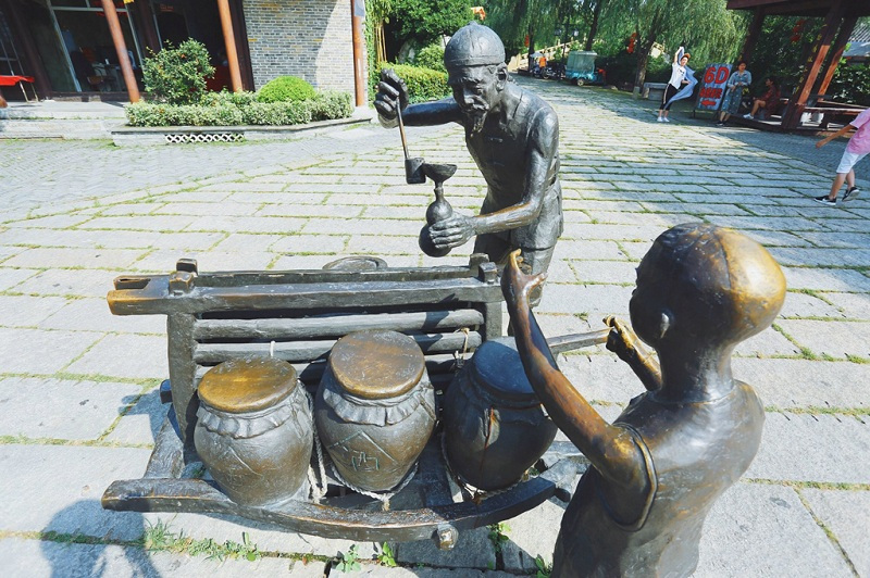 古镇雕塑