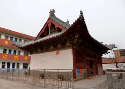 偃师兴福寺大殿风景