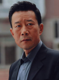 李雪健