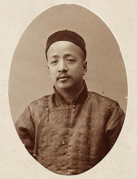 沈荩 