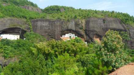 灵山冰心洞风景区