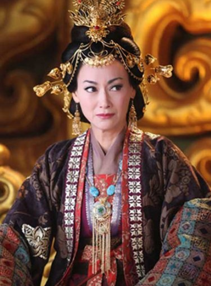 《倾世皇妃》中饰演杜飞虹