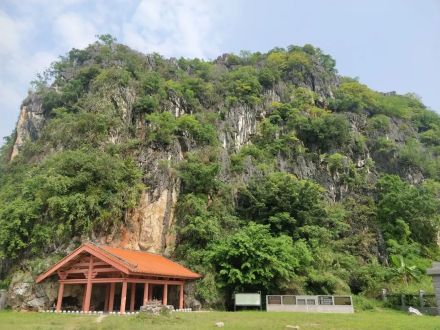龙龛岩摩崖石刻