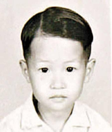 张家辉小时候 