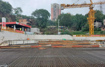 建设中的电厂站