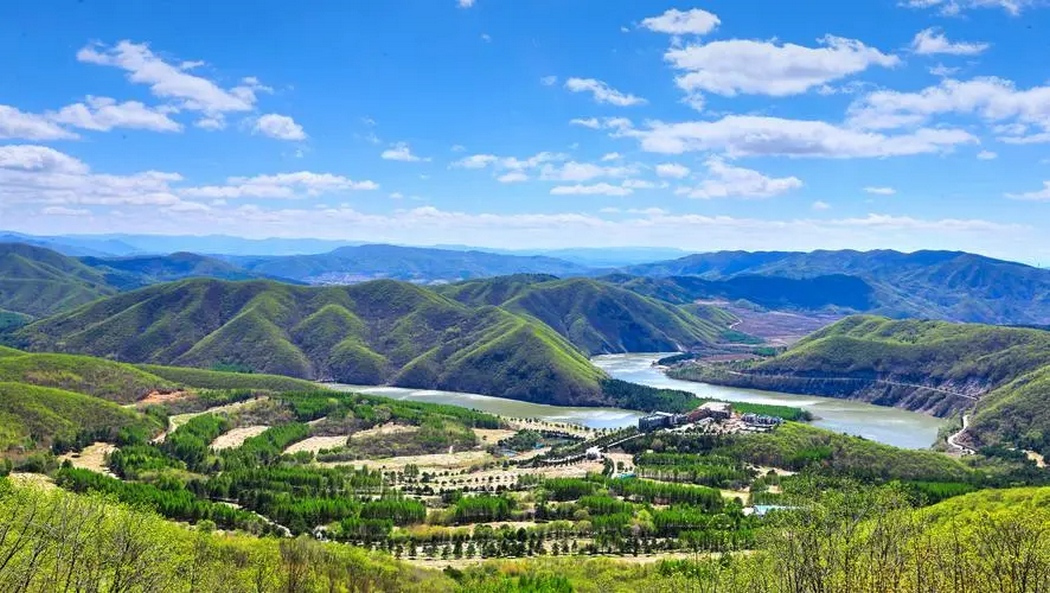 海兰河下游的海兰湖