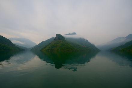千峡湖