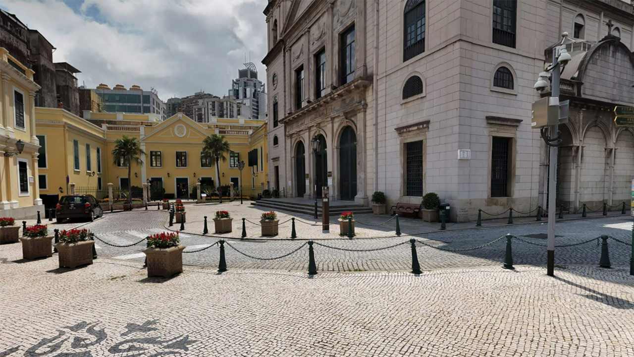 大堂前地
