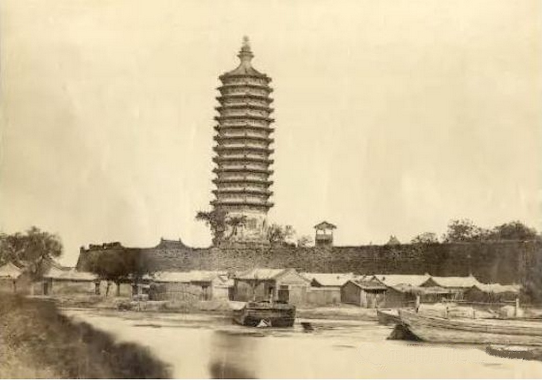 旧时通惠河通州河口段的货船