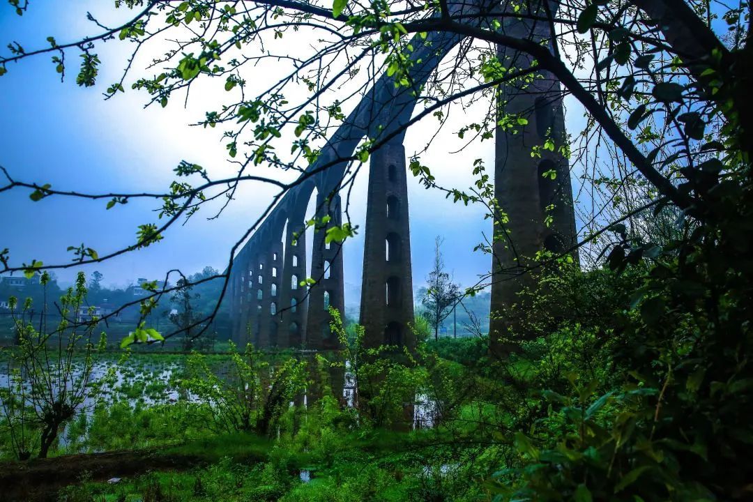 奇峰渡槽