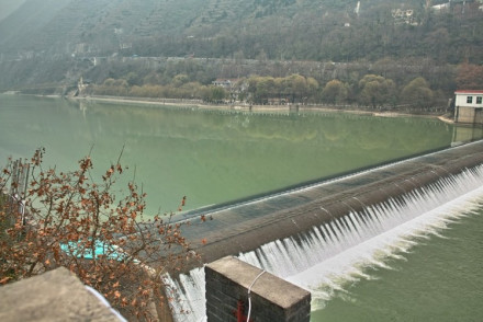 原褒惠渠拦水坝改建的橡胶坝袋 