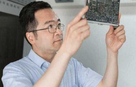 吴剑旗活动照