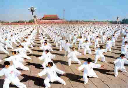 万人练习太极