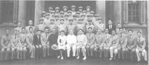 国立上海高级机械职业学校毕业合影