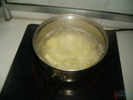煮马铃薯块