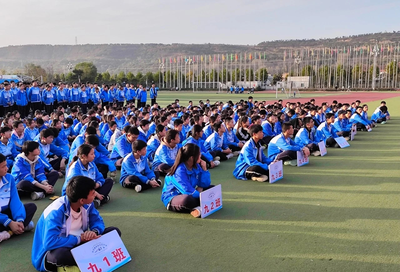 蔡家坡初级中学九年级篮球友谊赛