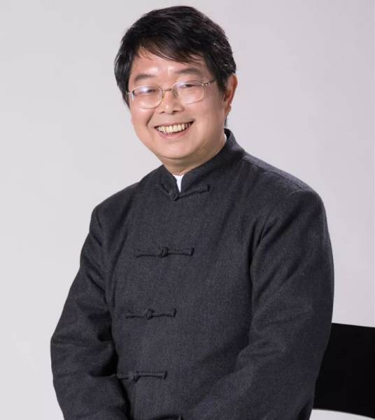 黄君