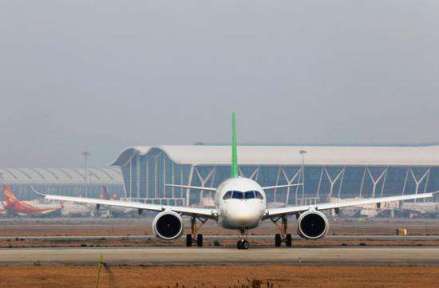 国产大飞机——C919择机起飞