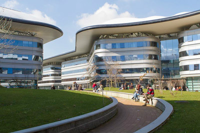 政治学院