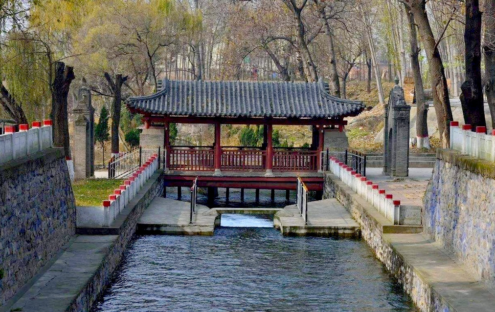 霍泉分水亭