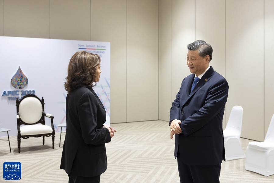 中国国家主席习近平应约同美国副总统哈里斯简短交谈 