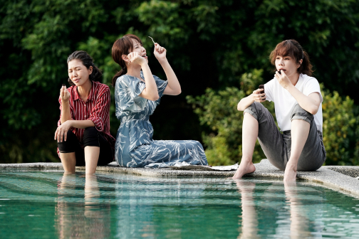 《俗女养成记2》饰洪育萱（右）