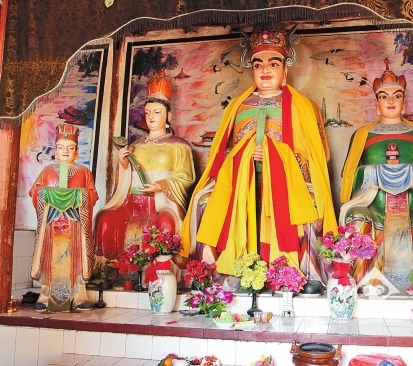 文阁村唐梅寺段氏先祖段思平像