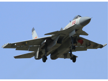 J-15重型舰载战斗机