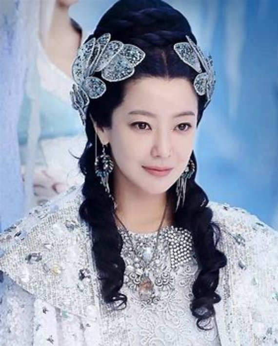金喜善在《幻城》饰演莲姬