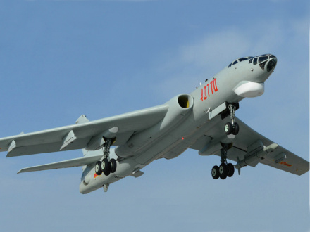 H-6K新型轰炸机