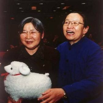 李敏（毛泽东与贺子珍之女（左）