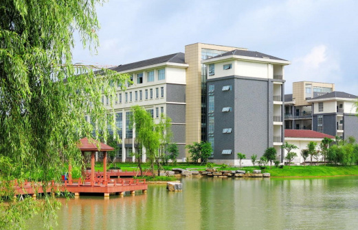 海南医学院