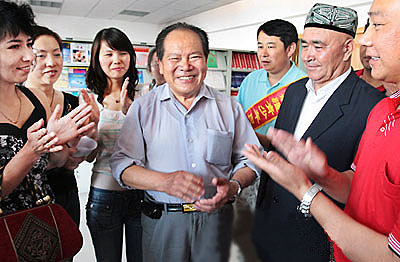 “白衣圣人”吴登云回高邮