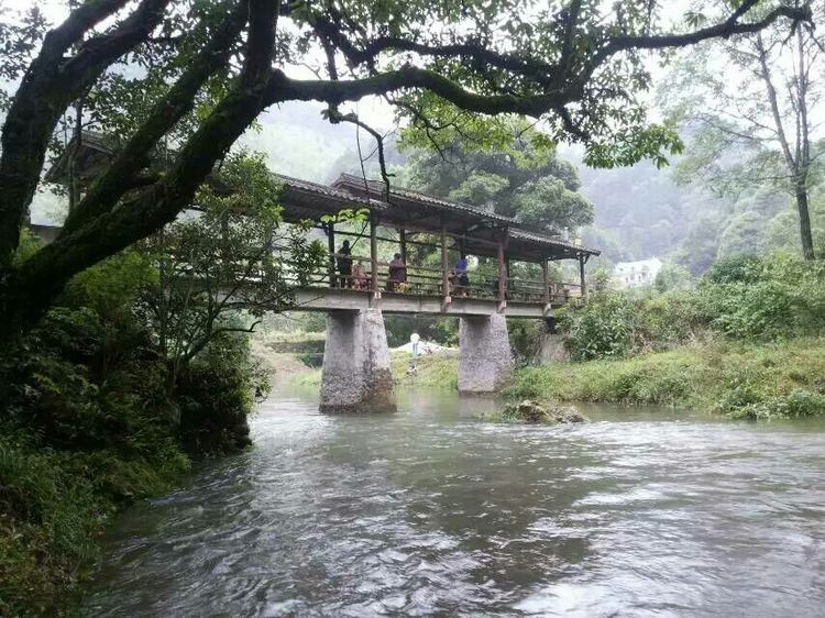 秋浦河石台县上游珂田乡段