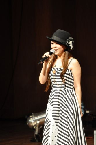 牧野由依 牧野由依