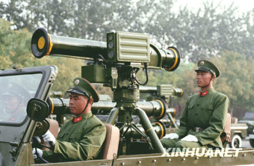 图为1984年10月1日，反坦克导弹部队方阵通过天