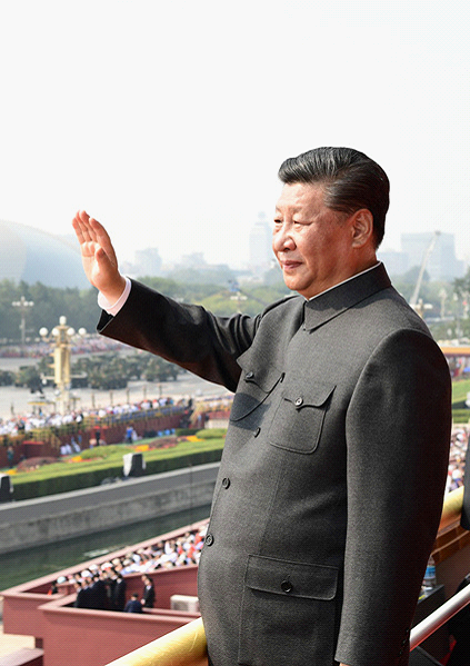 2019年10月1日，习近平在天安门城楼上 