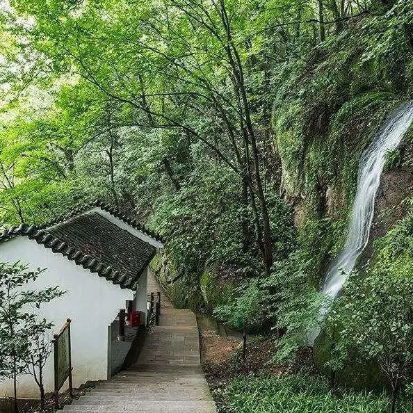 南明山