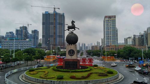 赣州站站前广场“马踏飞燕”