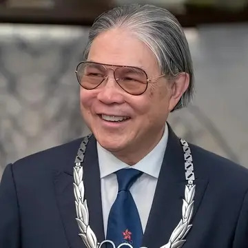 霍震霆