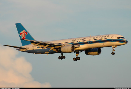 南航波音757-200