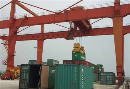 衡阳松木港区集装箱港 