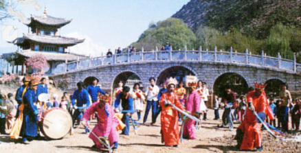 东巴舞蹈