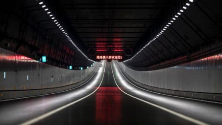 港珠澳大桥海底隧道图片