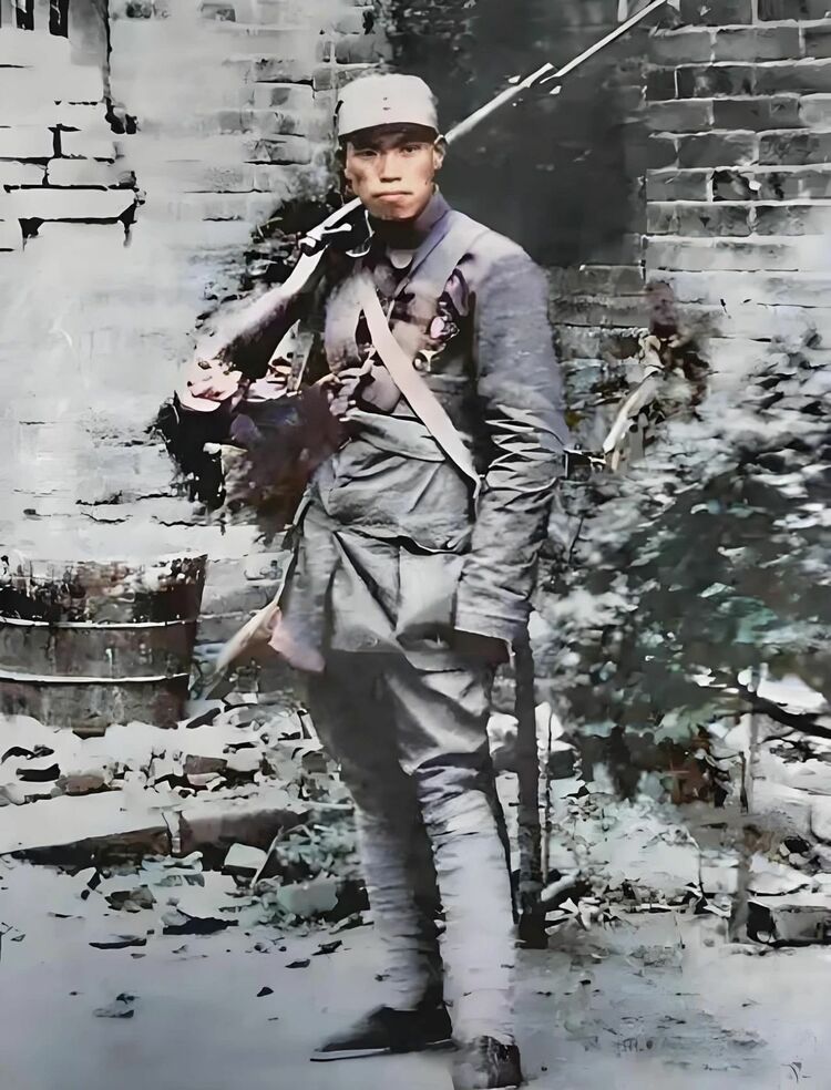 梁兴初 