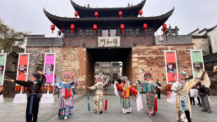 第七届徽州古城全国摄影作品展活动现场 