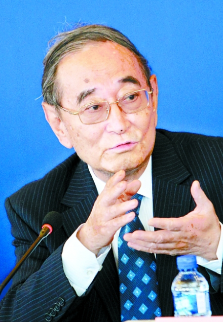 厉以宁
