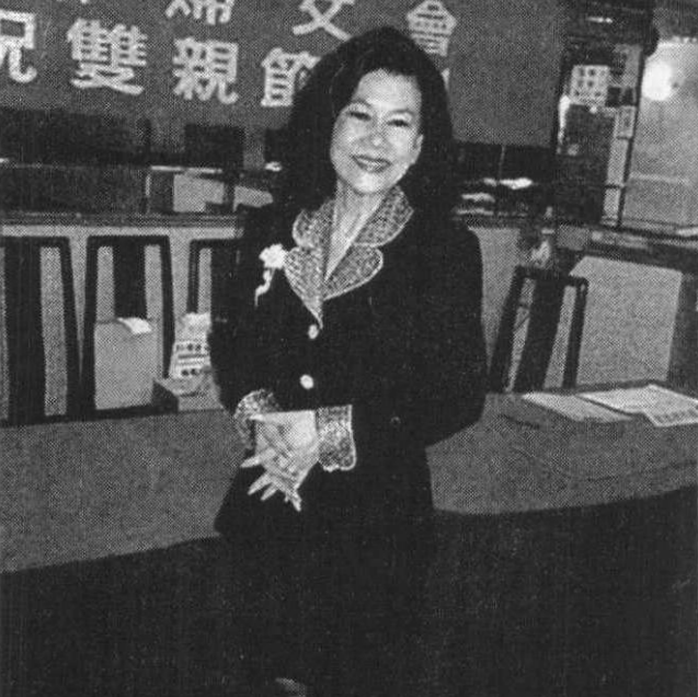 冯坚妮