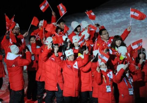 中国代表团入场