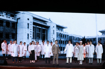 大师剧《颜福庆》首演